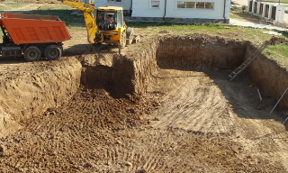 Рытье котлованов под фундамент в Котельниках – цена от 2612 руб. за м3 | ИП Садыков В. Р.