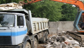 Вывоз строительного мусора с участка в Котельниках недорого от 1568 руб. | ИП Садыков В. Р.